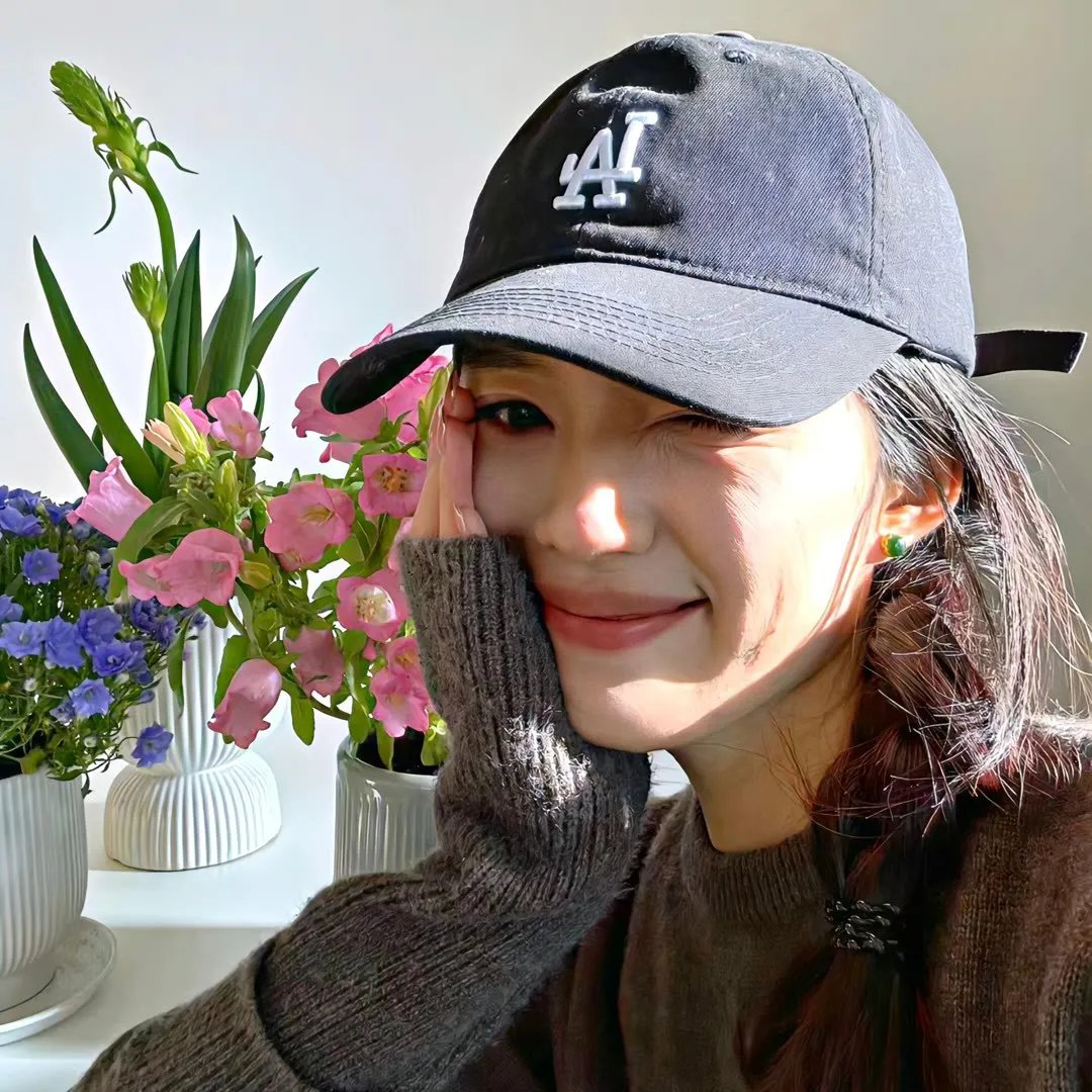 触碰的双手